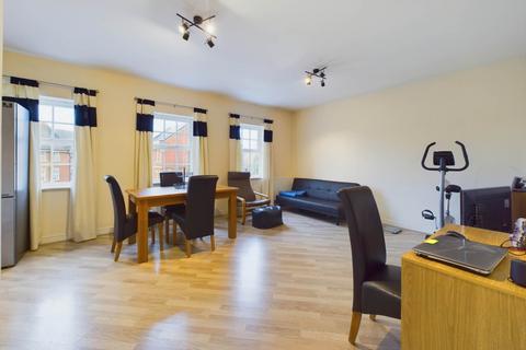 2 bedroom flat for sale, Florey Gardens, Aylesbury HP20