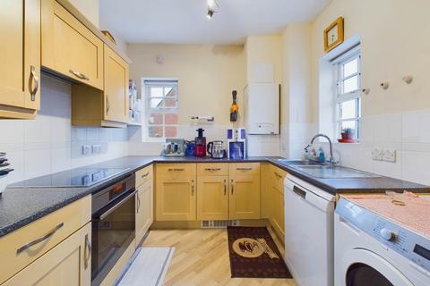 2 bedroom flat for sale, Florey Gardens, Aylesbury HP20