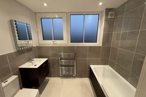 1 bedroom flat to rent, Albany Gate, Darkes Lane
