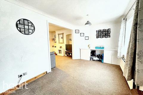 3 bedroom terraced house for sale, Thornton Road, March