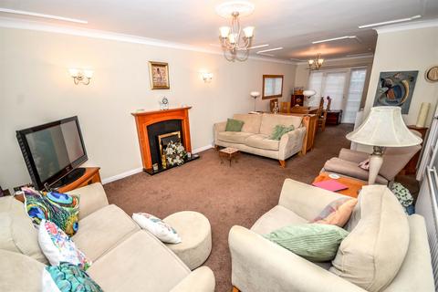 3 bedroom end of terrace house for sale, Grosvenor Road, South Shields