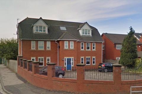 2 bedroom apartment to rent, Manor Court, Ashton-in-makerfield