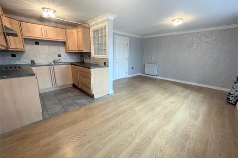 2 bedroom apartment to rent, Manor Court, Ashton-in-makerfield