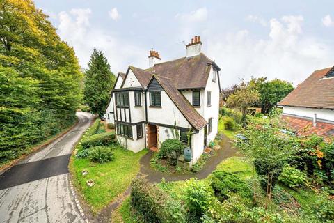 4 bedroom semi-detached house for sale, South Side, Chalfont St. Peter, Gerrards Cross