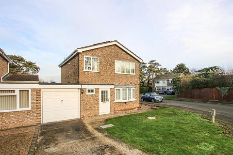 3 bedroom detached house for sale, Selwyn Close, Newmarket CB8