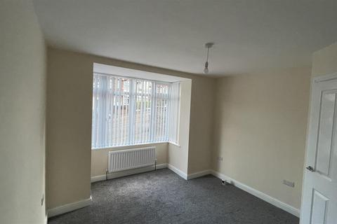 2 bedroom flat to rent, Peasholm Drive, Scarborough