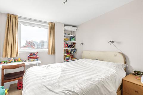 2 bedroom penthouse for sale, Smugglers Way, London, SW18