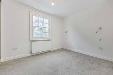 2 bedroom terraced house to rent, Stewarts Grove, London SW3