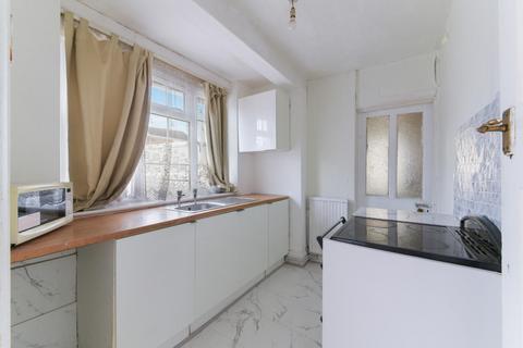 4 Langley Avenue, Worcester Park, KT4 8PB