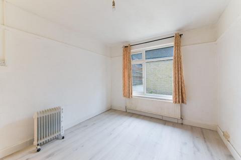 4 Langley Avenue, Worcester Park, KT4 8PB