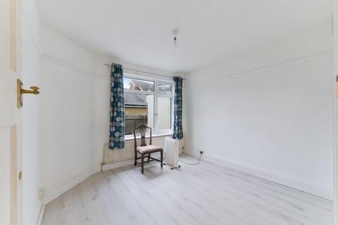 4 Langley Avenue, Worcester Park, KT4 8PB