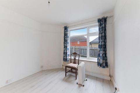4 Langley Avenue, Worcester Park, KT4 8PB