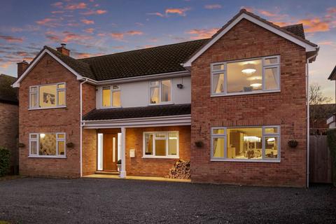 4 bedroom detached house for sale, 2 Firlands Close, Fernhill Heath, Worcester.  WR3 7UN