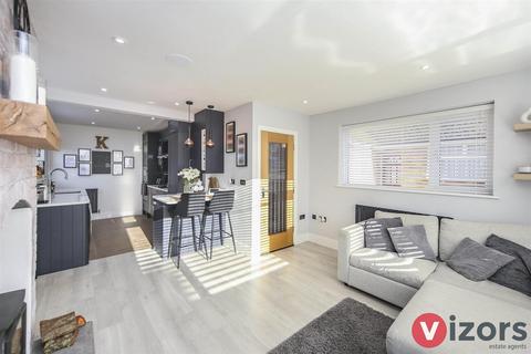 62 Church Road, Astwood Bank, Redditch, B96 6DD