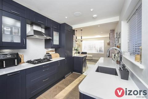 62 Church Road, Astwood Bank, Redditch, B96 6DD
