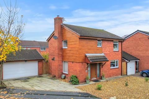 4 bedroom detached house for sale, Kilsyth Close, Fearnhead, WA2