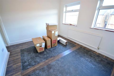 2 bedroom semi-detached house to rent, Upper Court Road, Surrey KT19