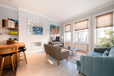 2 bedroom apartment for sale, Belsize Park Gardens, London, NW3