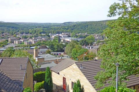 3 bedroom semi-detached house to rent, Moorbottom Lane, Bingley