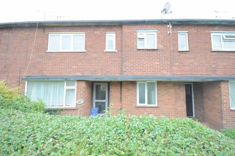 2 bedroom flat to rent, Manor Rise, Stone