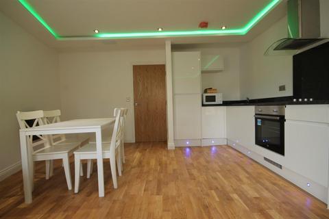 3 bedroom apartment to rent, Falconars House, City Centre