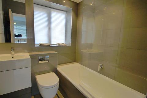 2 bedroom flat for sale, Chase Side, London N14