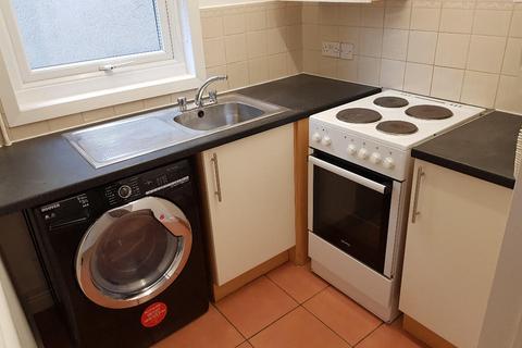 1 bedroom ground floor maisonette to rent, Cross Road, Leicester LE2