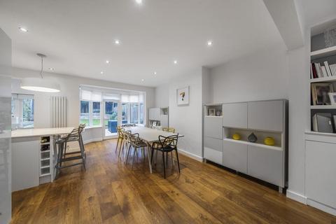 8 North Crescent, London, N3 3LL