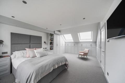 8 North Crescent, London, N3 3LL