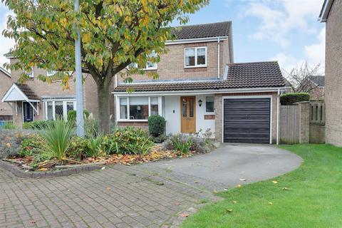 3 bedroom detached house for sale, Oak Avenue, Elloughton