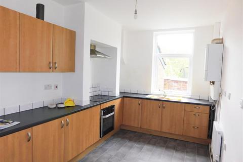 3 bedroom terraced house to rent, Chauncy Road, Manchester