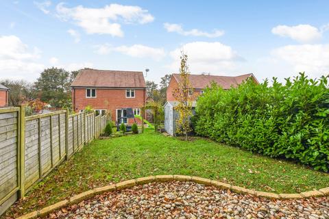 2 bedroom semi-detached house for sale, Otter Walk, Petersfield, Hampshire