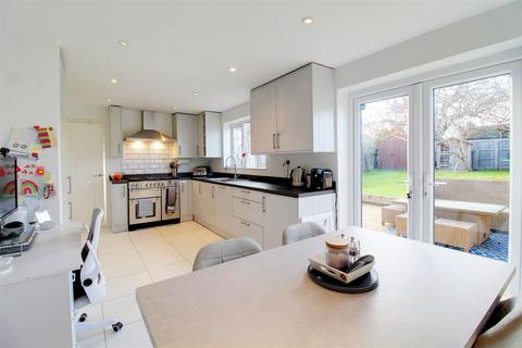 3 bedroom semi-detached house for sale, Somers Road, Welham Green AL9