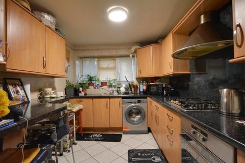 2 bedroom maisonette for sale, Wakehams Green Drive, Pound Hill, RH10