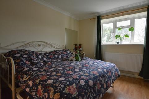 2 bedroom maisonette for sale, Wakehams Green Drive, Pound Hill, RH10