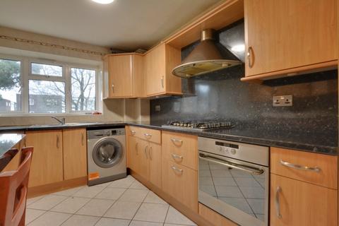 2 bedroom maisonette for sale, Wakehams Green Drive, Pound Hill, RH10