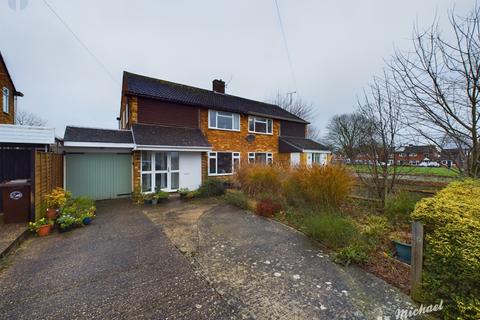 3 bedroom semi-detached house for sale, Southfield Road, Aylesbury, Buckinghamshire