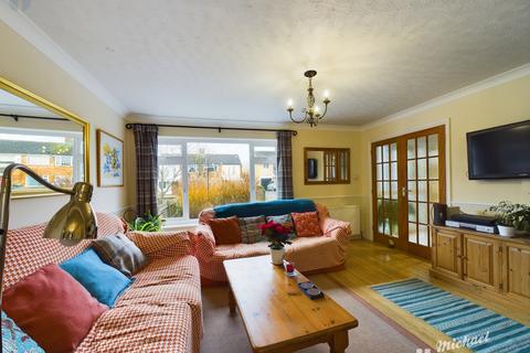 3 bedroom semi-detached house for sale, Southfield Road, Aylesbury, Buckinghamshire