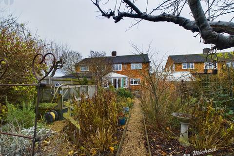 3 bedroom semi-detached house for sale, Southfield Road, Aylesbury, Buckinghamshire