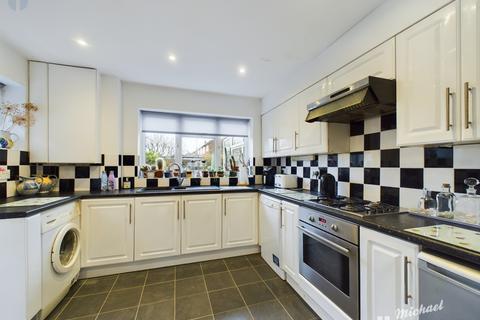 3 bedroom semi-detached house for sale, Southfield Road, Aylesbury, Buckinghamshire