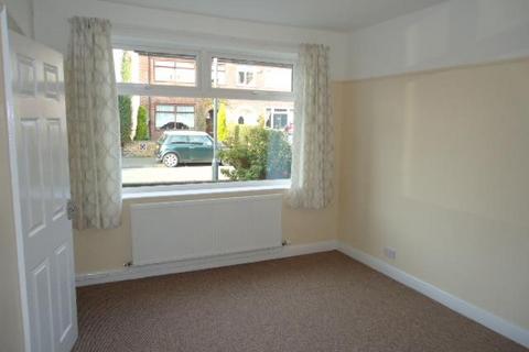 3 bedroom terraced house to rent, Elliott Avenue, Warrington WA1