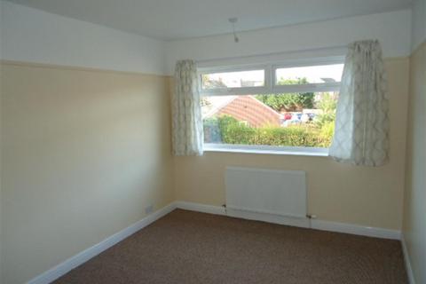 3 bedroom terraced house to rent, Elliott Avenue, Warrington WA1