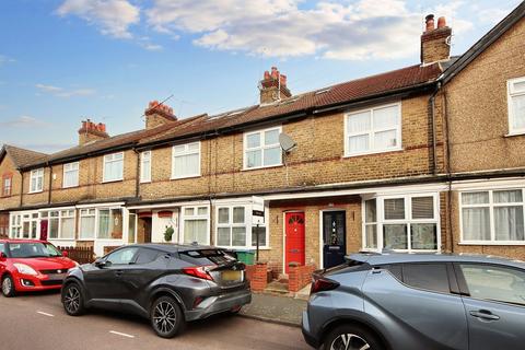 3 bedroom terraced house to rent, York Road, Watford, WD18