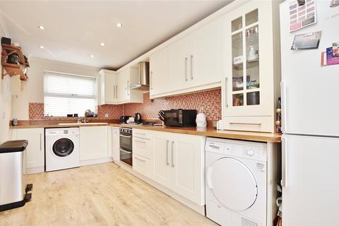 2 bedroom end of terrace house for sale, Alma Close, Woking GU21