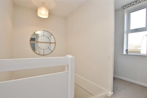 24 Alma Close, Knaphill, Woking, GU21 2BP