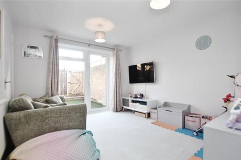 24 Alma Close, Knaphill, Woking, GU21 2BP