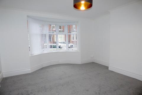 2 bedroom flat to rent, Hepscott Terrace, South Shields