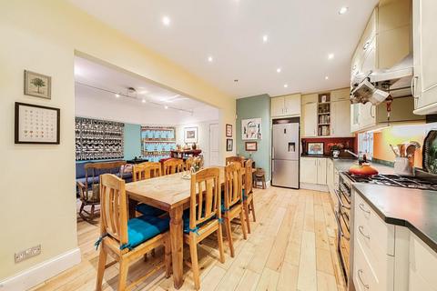24 Fitzalan Road, London, N3 3PD