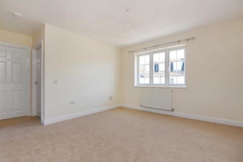 2 bedroom apartment to rent, High Street, Sturry, Canterbury