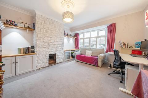 68 Denham Green Close, Denham, Uxbridge, UB9 5NB